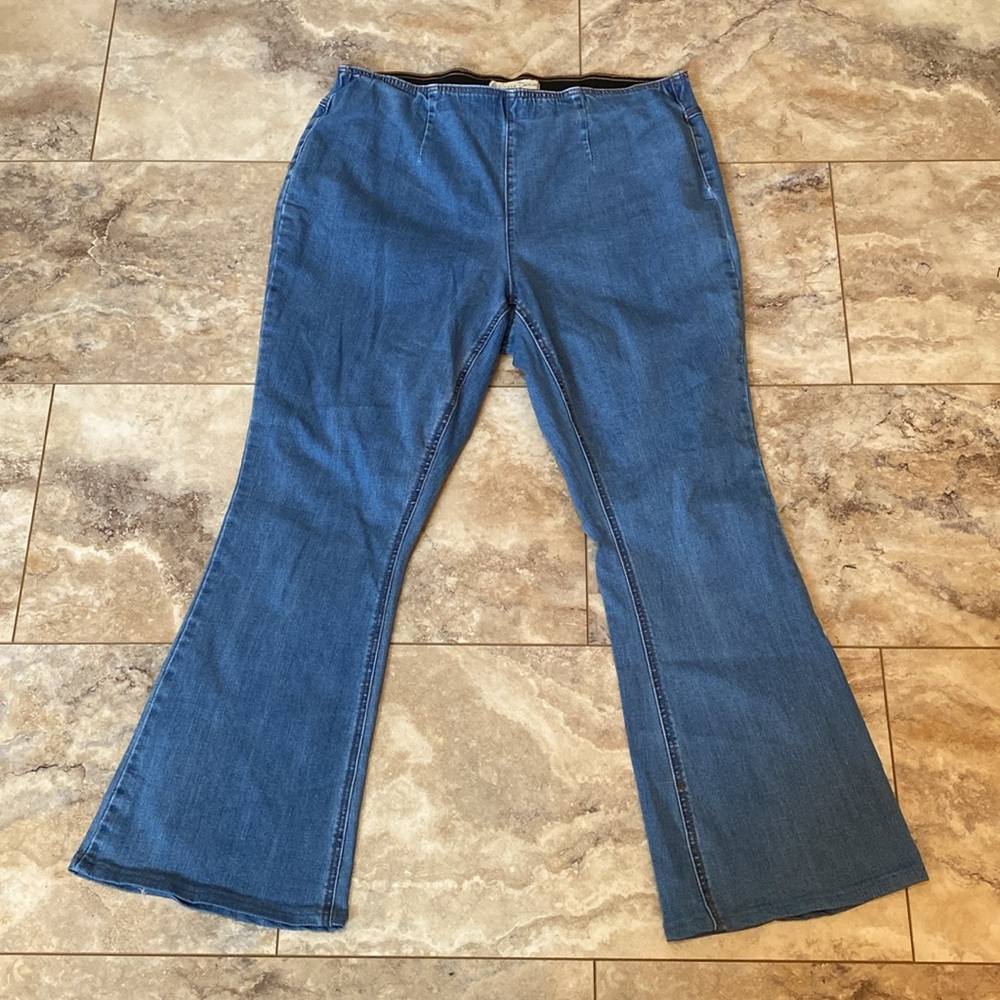 Plus Size Denim Flare Hi-Rise Jeans Elastic Waistband